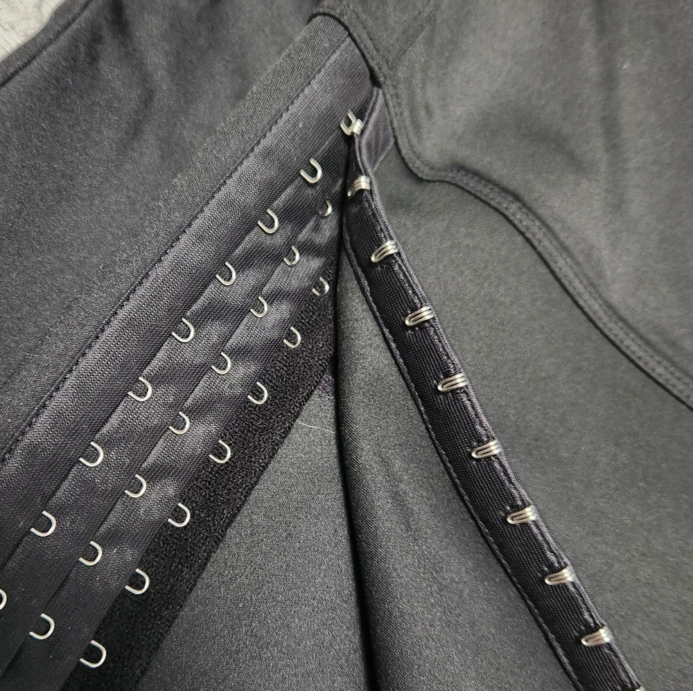 Corset like leggings - Picture 2 of 4